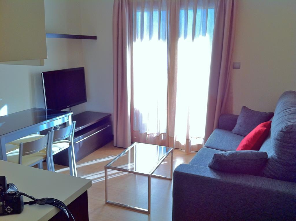 Aparthotel Bubal El Pueyo de Jaca Szoba fotó