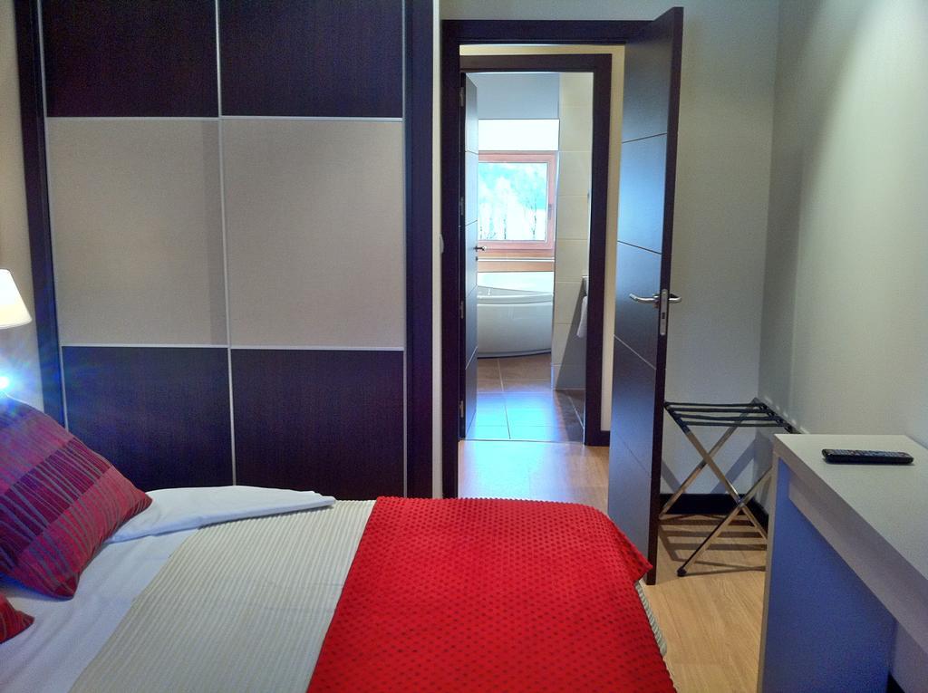 Aparthotel Bubal El Pueyo de Jaca Szoba fotó